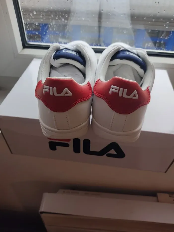 Fila crosscourt baskets basses blanc rouge taille 39