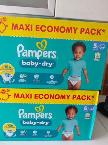 2 paquets couche pampers taille 5 maxi pack