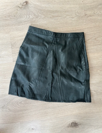 Mini-Jupe similicuir vert sapin Zara Basic 💚 Taille M