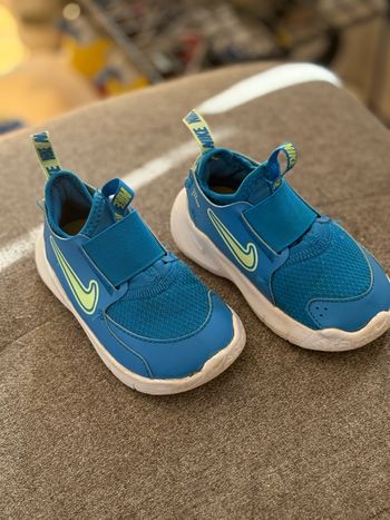 Basket Nike taille 22