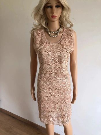 Robe rose claire avec dentelle et perles Molly Bracken taille 2 TBE