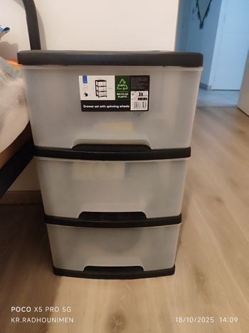 Casier de rangement en plastique