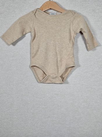 Bodie manche longue zara 6-9 mois 74 cm 