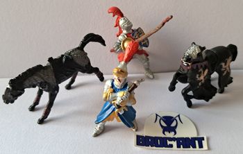 Lot de 4 figurines thème médiéval Plastoy et Papo