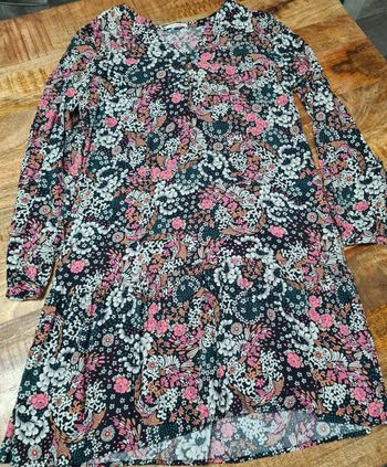 Très belle robe  fleurie Promod taille 40