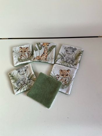 Lingettes bébé + tipis à pipi