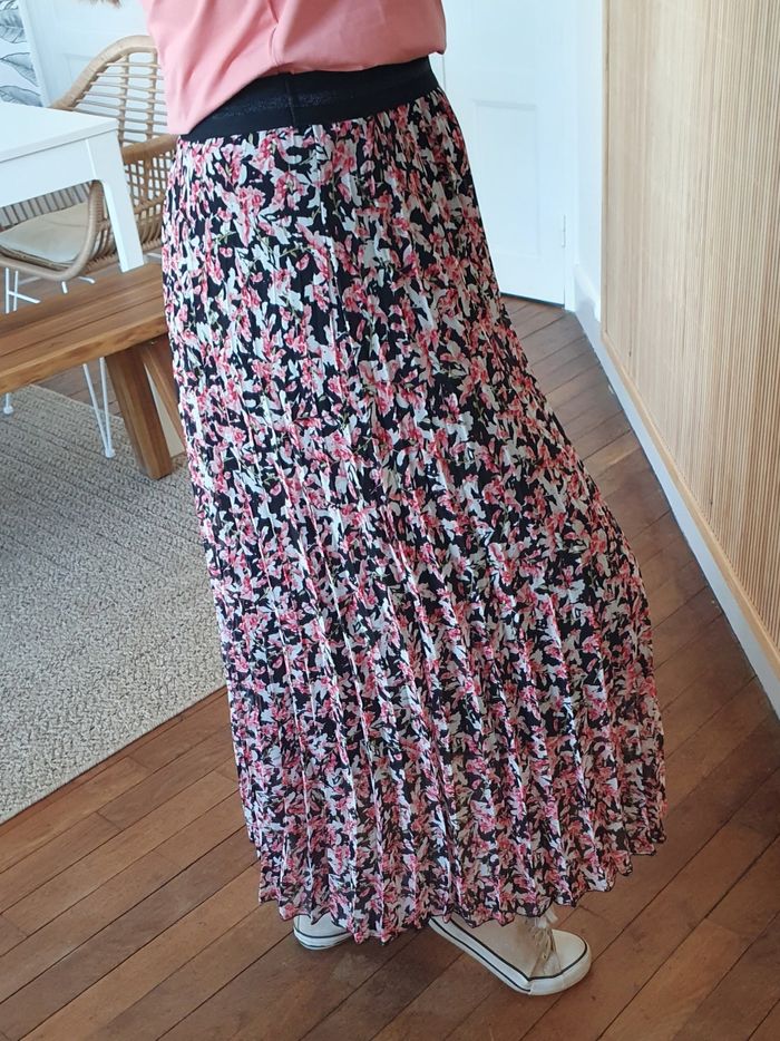 Jupe longue plissée Vienne rose fleurie
Taille M - photo numéro 4