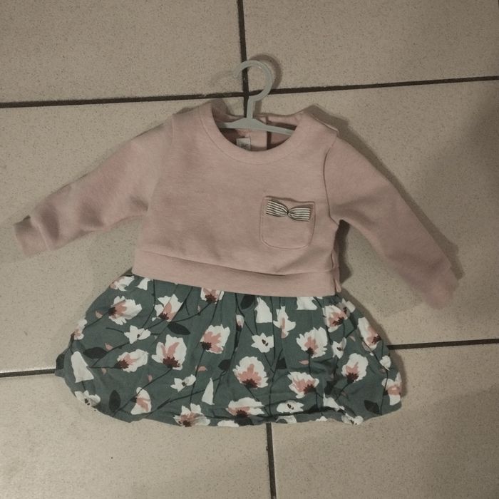 Robe fille taille 6 mois porté 1 fois