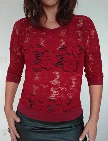 Haut dentelle velouré ajouré transparent taille 34