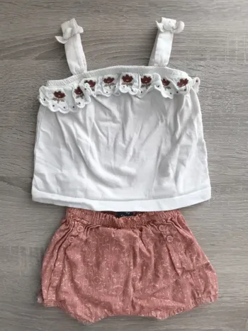 Magnifique ensemble débardeur short fleuri Kiabi 6 mois