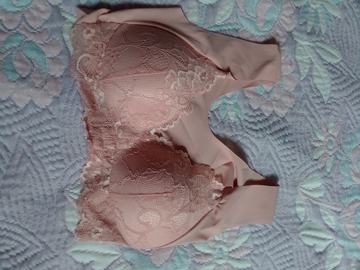 Soutien gorge rose neuf