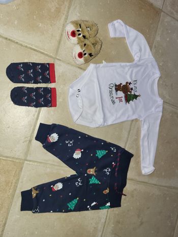 Ensemble body Noël et pantalon chausson 3 mois