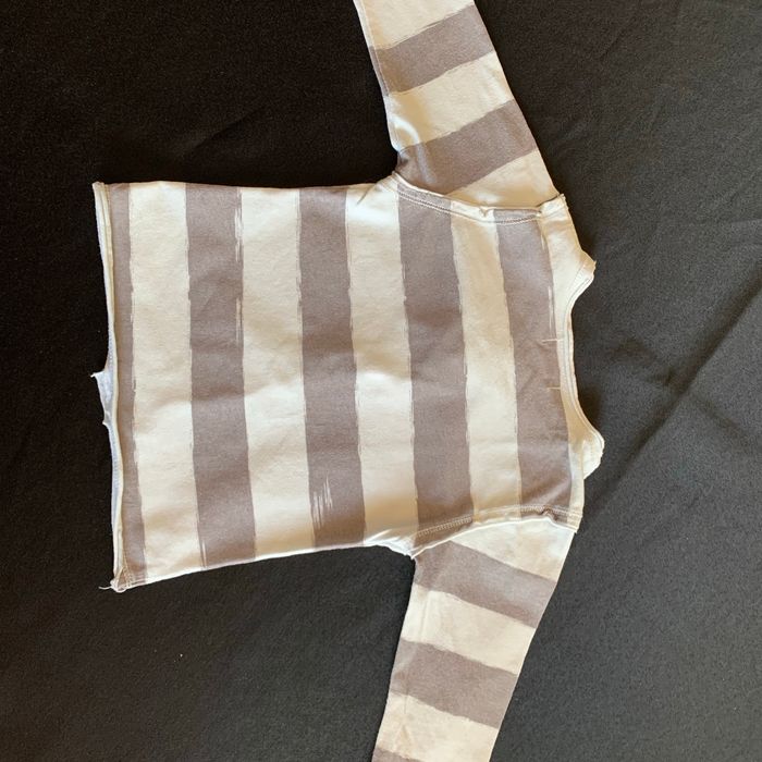 T-shirt paillettes 6/9 mois - photo numéro 4