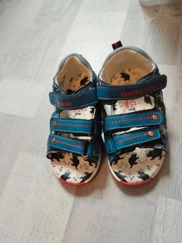 🌀 Sandales taille 24