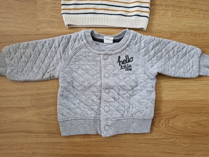 Lot 3 pulls 3 mois - photo numéro 4