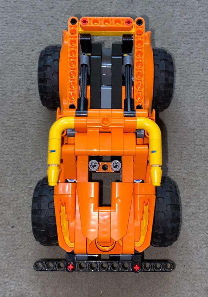 Lego Technic 42135 - photo numéro 2