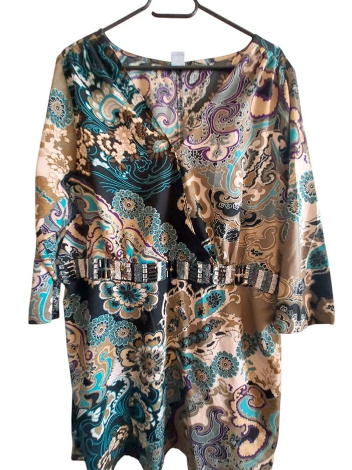 Magnifique tunique légère multicouleur taille 50