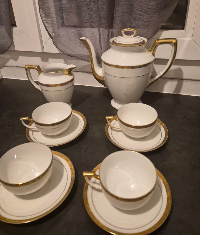 Service café/thé 10 pièces Porcelaine de Limoges  blanc&or