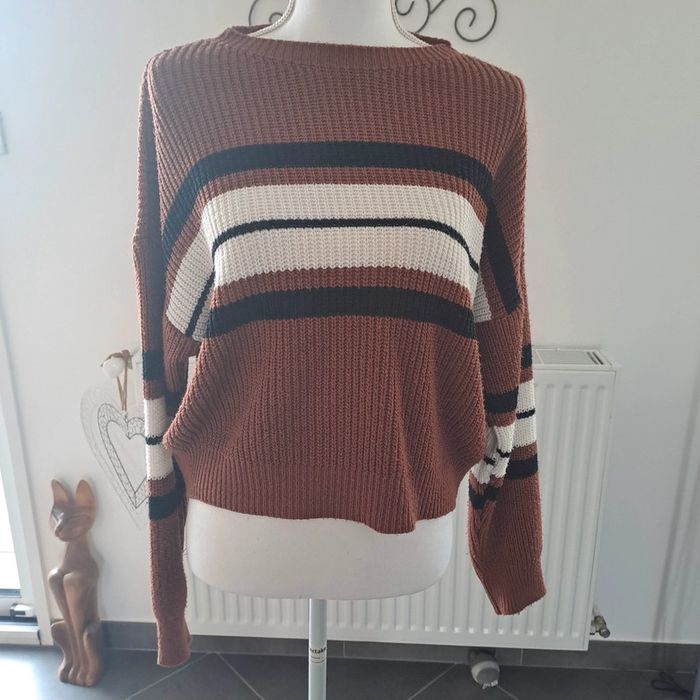 Pull rayé marron noir blanc