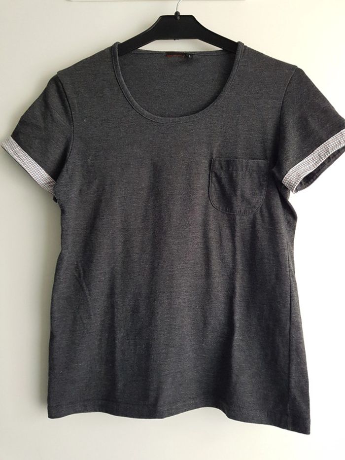 T-shirt gris en très bon état
