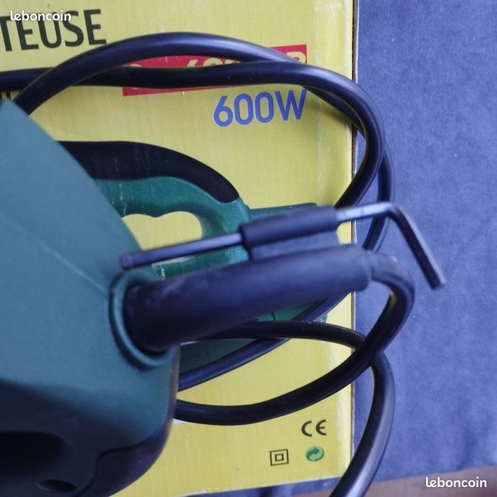 Scie sauteuse pendulaire 600W - photo numéro 7