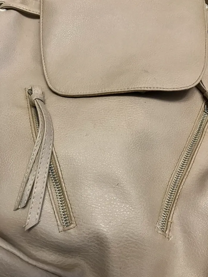 Sac à dos Atmosphere beige en simili cuir – tendance et fonctionnel - photo numéro 3