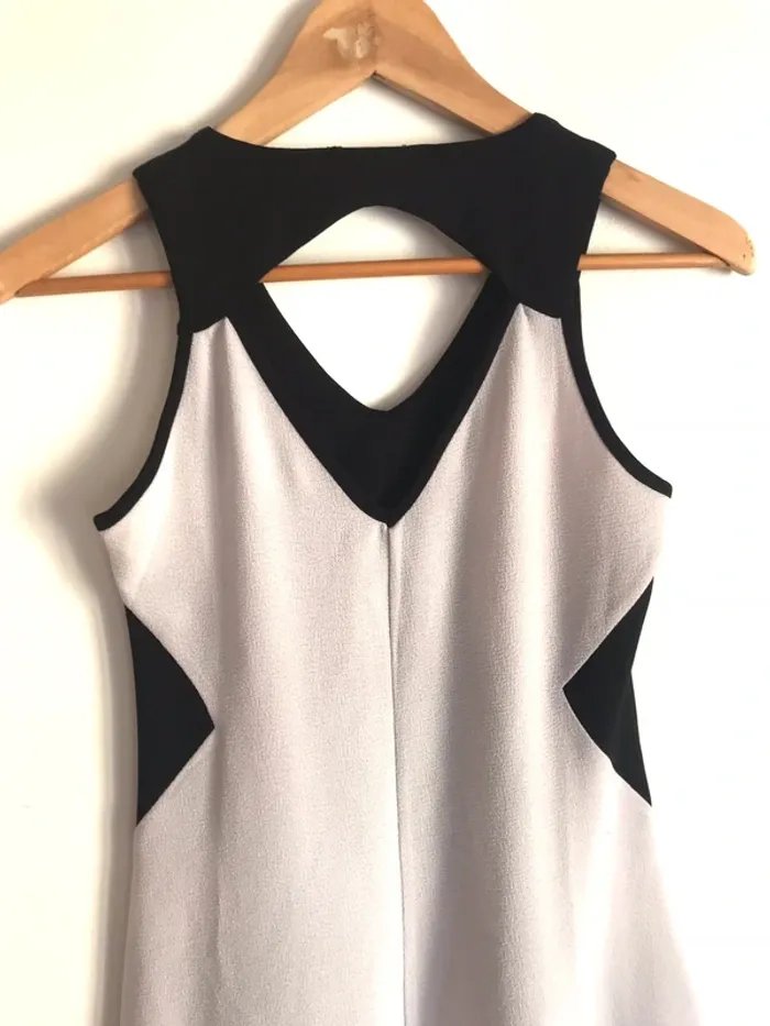 Robe graphique noire et blanche Agathe Velmont taille 36 - photo numéro 7