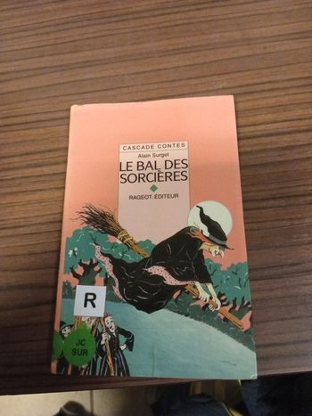 Cascade contes : le bal des sorcières