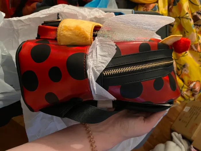 Sac à dos Loungefly Winnie Coccinelle - photo numéro 2