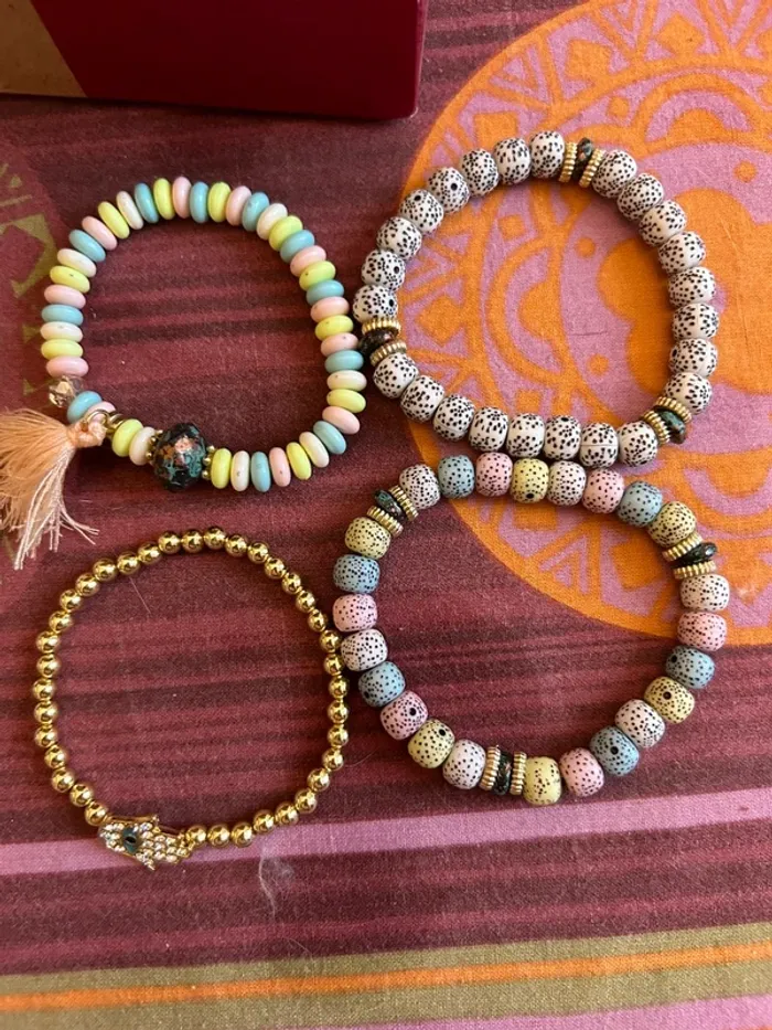 Lot de divers bijoux avec divers cadeaux - photo numéro 2