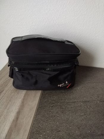 Trousse de toilette ou maquillage Agnès b. Beauté