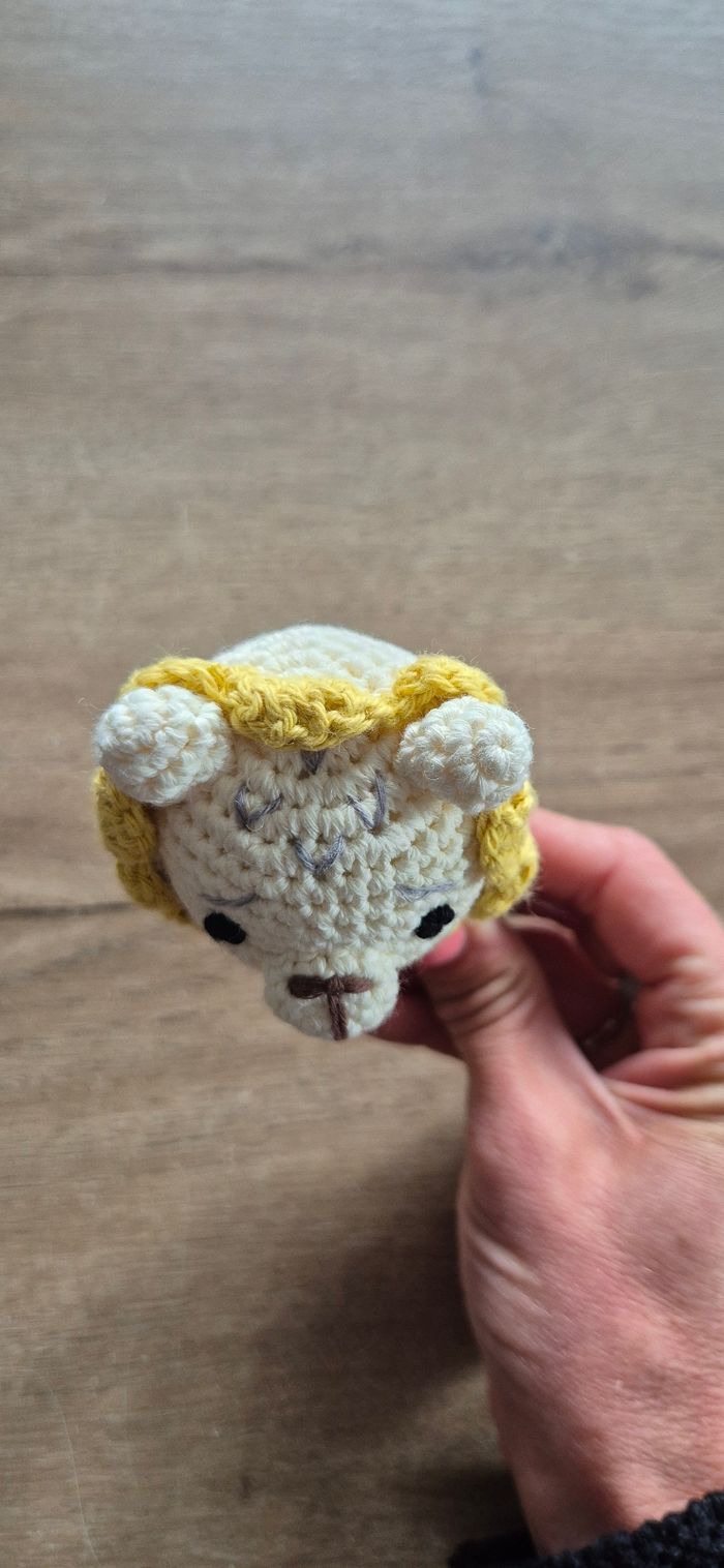 Hochet de dentition en bois et crochet 🦁 - photo numéro 4