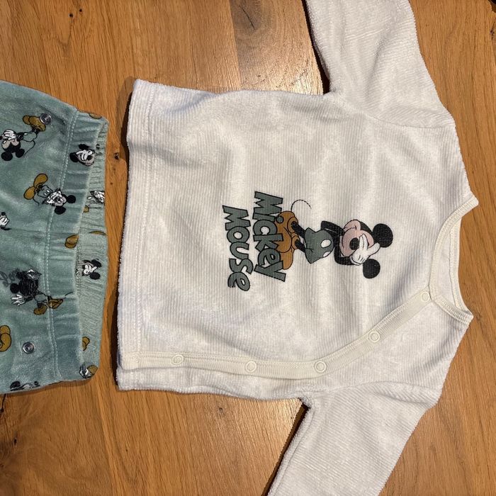 Pyjama 6 mois - photo numéro 2