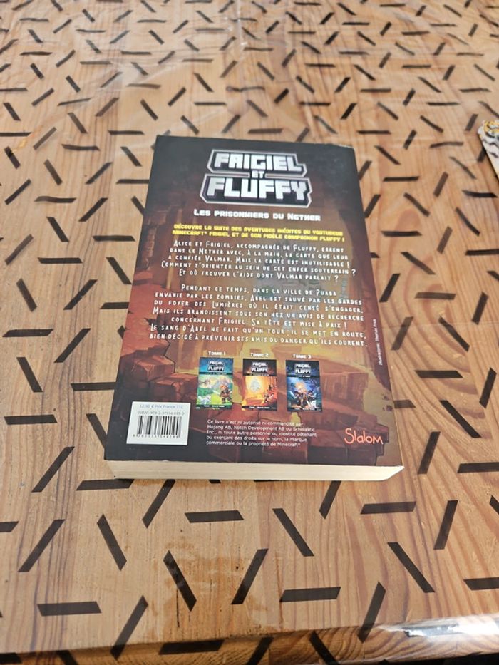 Livre frigiel et fluffy - photo numéro 2