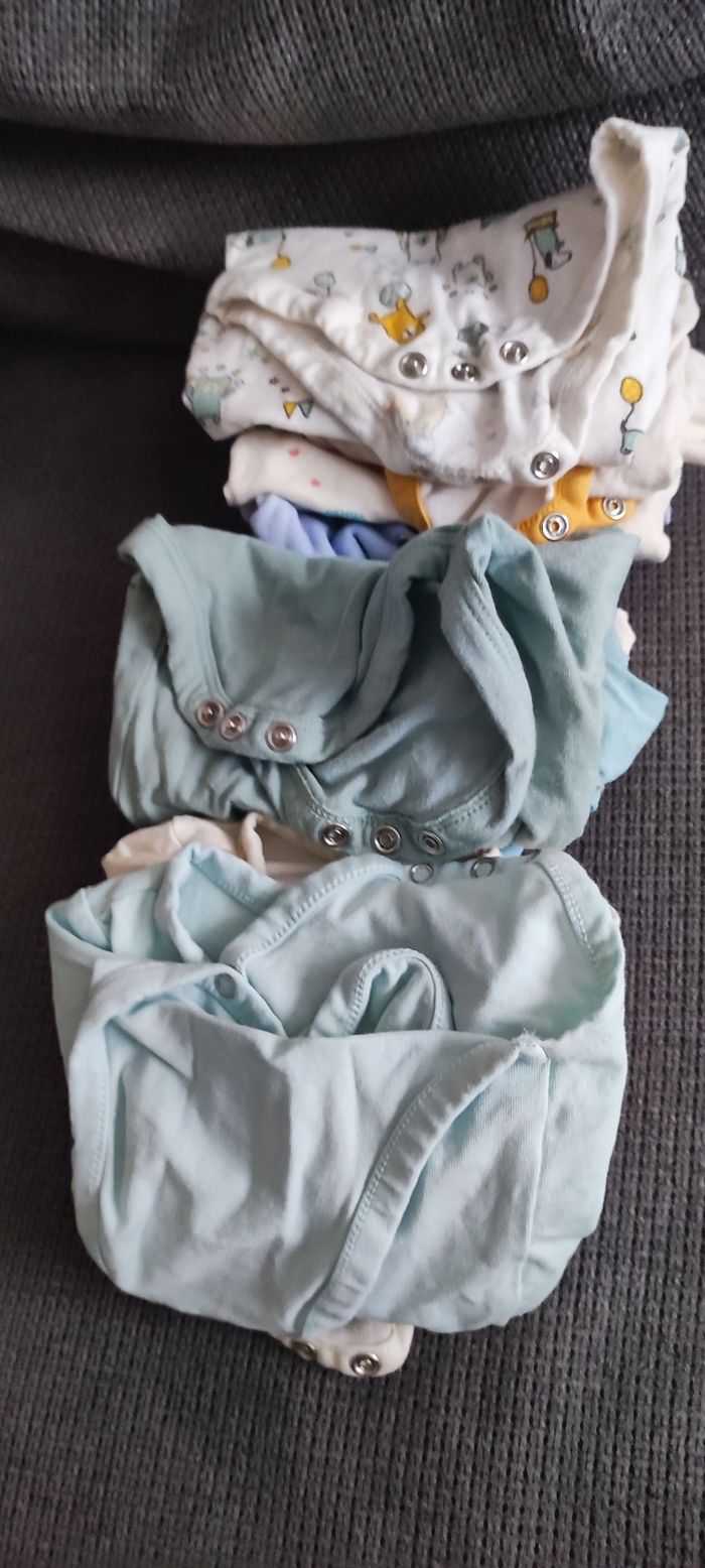 Lot de grenouillère /pyjama/body - photo numéro 9