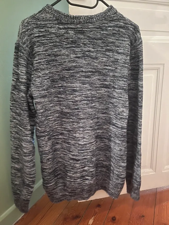 Pull ras de cou Divided taille M - photo numéro 2
