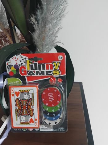 Jeu de cartes poker + 5 jetons