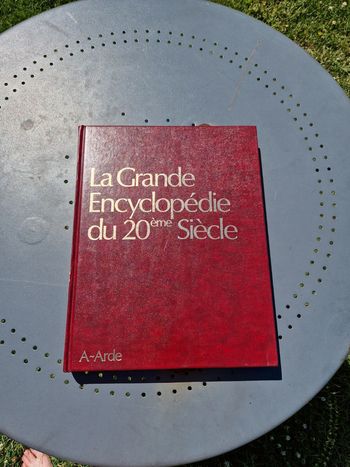 Grande encyclopédie du 20 ème siècle volume 1