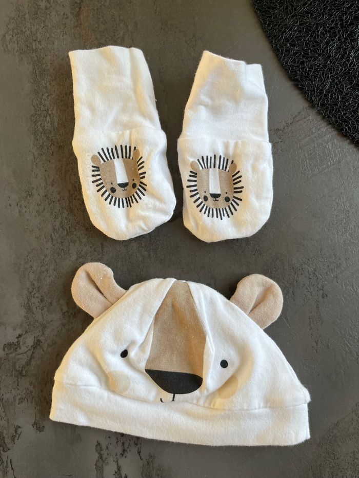 Bonnets , mouflet , chaussette - photo numéro 2