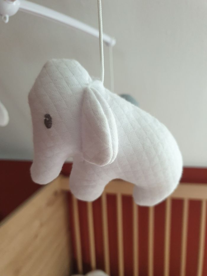 Mobile muscial Tembo - Éléphants gris/blanc - photo numéro 4