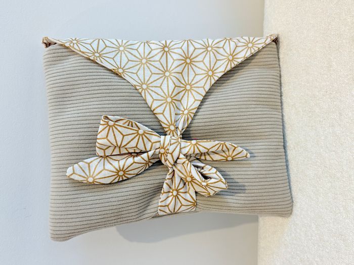 Pochette à livre de poche ou liseuse Beige et Or