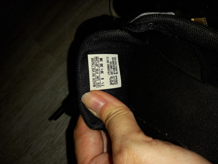 basket basse noire bande doré adidas pointure 39 - photo numéro 7