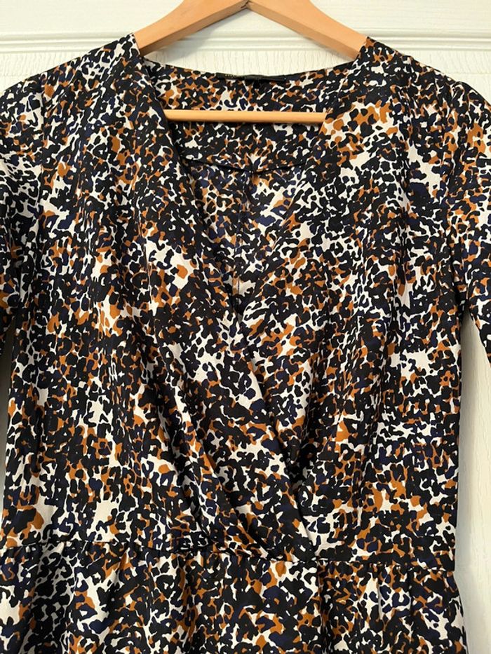 Robe courte cache-cœur, marque mage, taille 1 motif léopard marron, noir et bleu - photo numéro 3