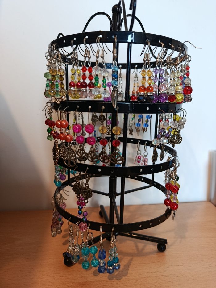 A saisir, gros lot de 70 paires de boucles d'oreilles , neuves ! - photo numéro 3