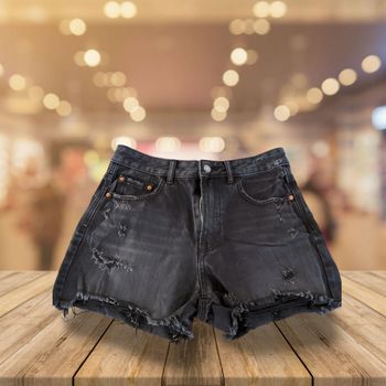 Short en Denim Noir Stradivarius - Style Distressed