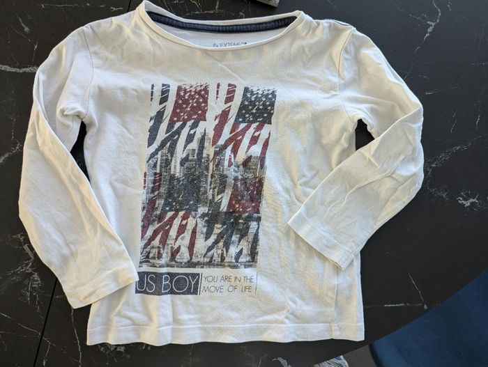 Tee shirt a manches longues garçon. 🥲