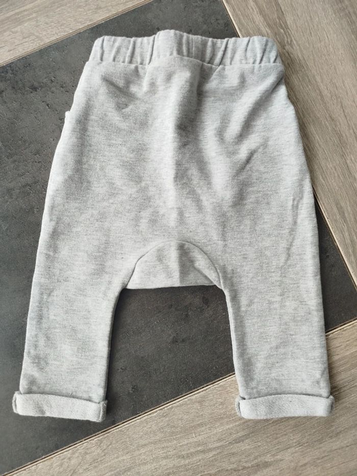 Pantalon de jogging gris bébé 6 mois - photo numéro 2