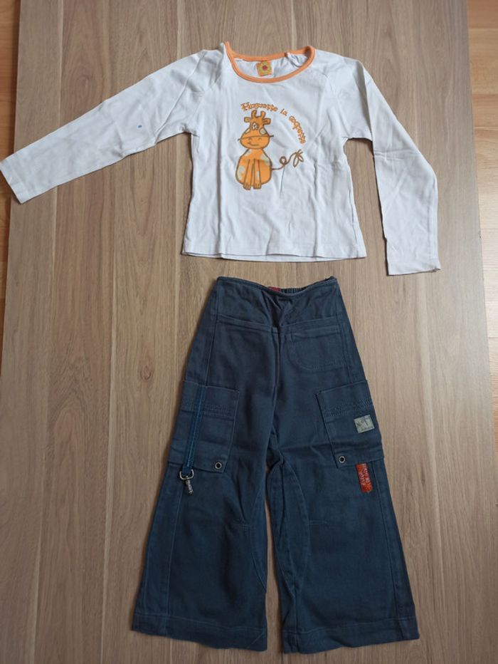 T-shirt blanc avec une petite vache 100% et pantalon bleu Marese 4 ans