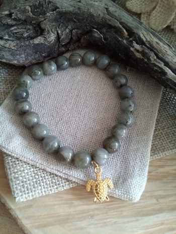 Bracelet protection en pierres de labradorite avec tortue