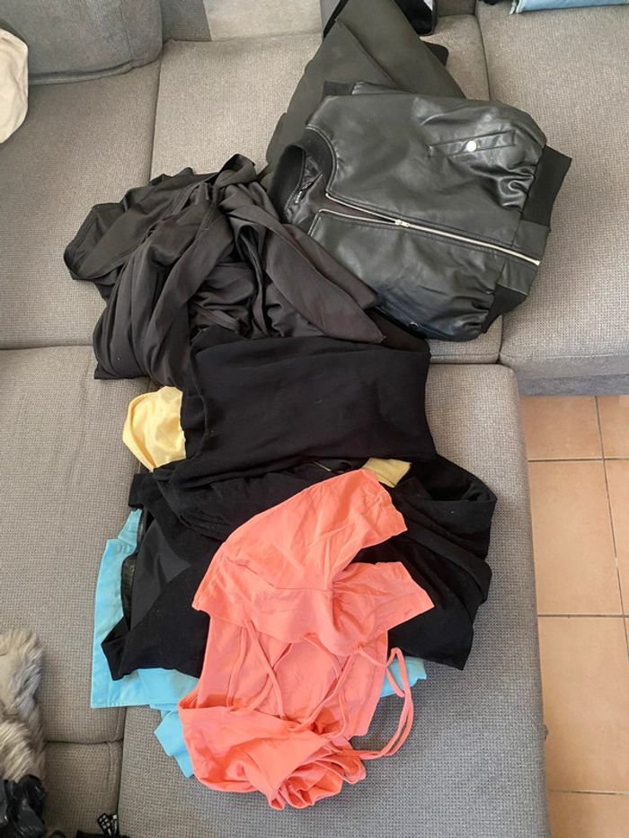 Lot de vêtements pour femme en taille M